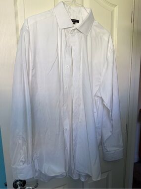 Quince Men's White Long-Sleeve Dress Shirt - Classic Point Collar
